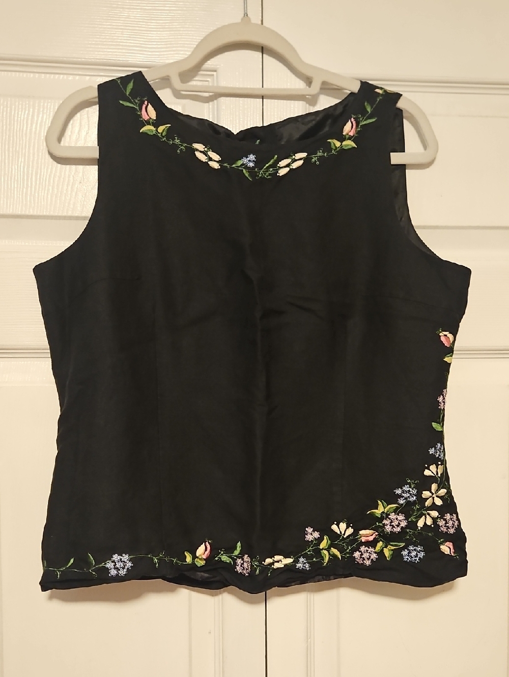 Black Floral Embroidered Sleeveless Camisole